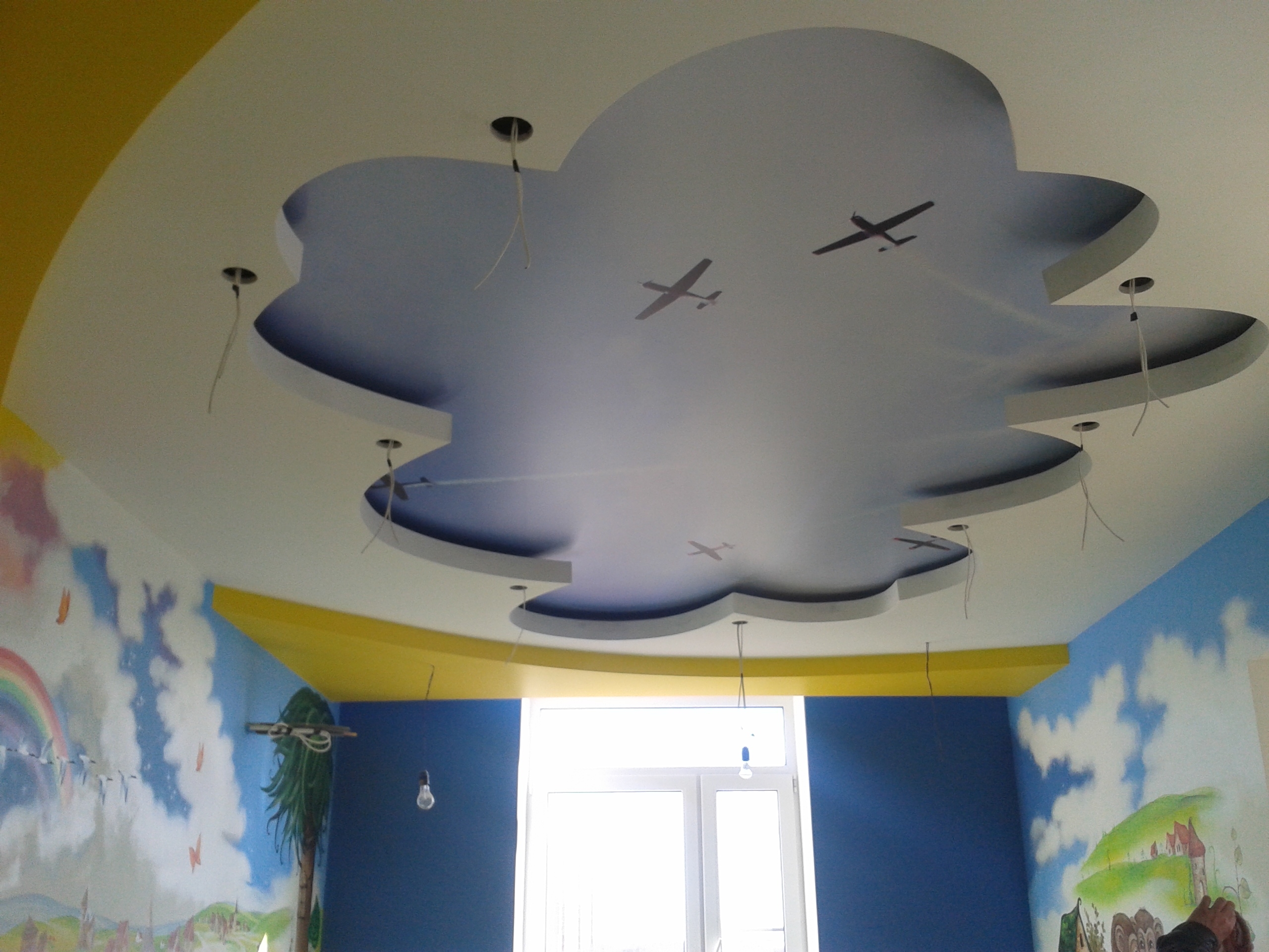 Многоуровневый потолок в детской комнате